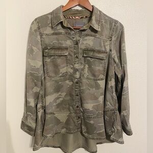 Anthropologie Montana Camo Button Down Utility Shirt Size 6 Long Sleeve